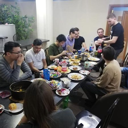 Fox Hostel Almaty Ngoại thất bức ảnh