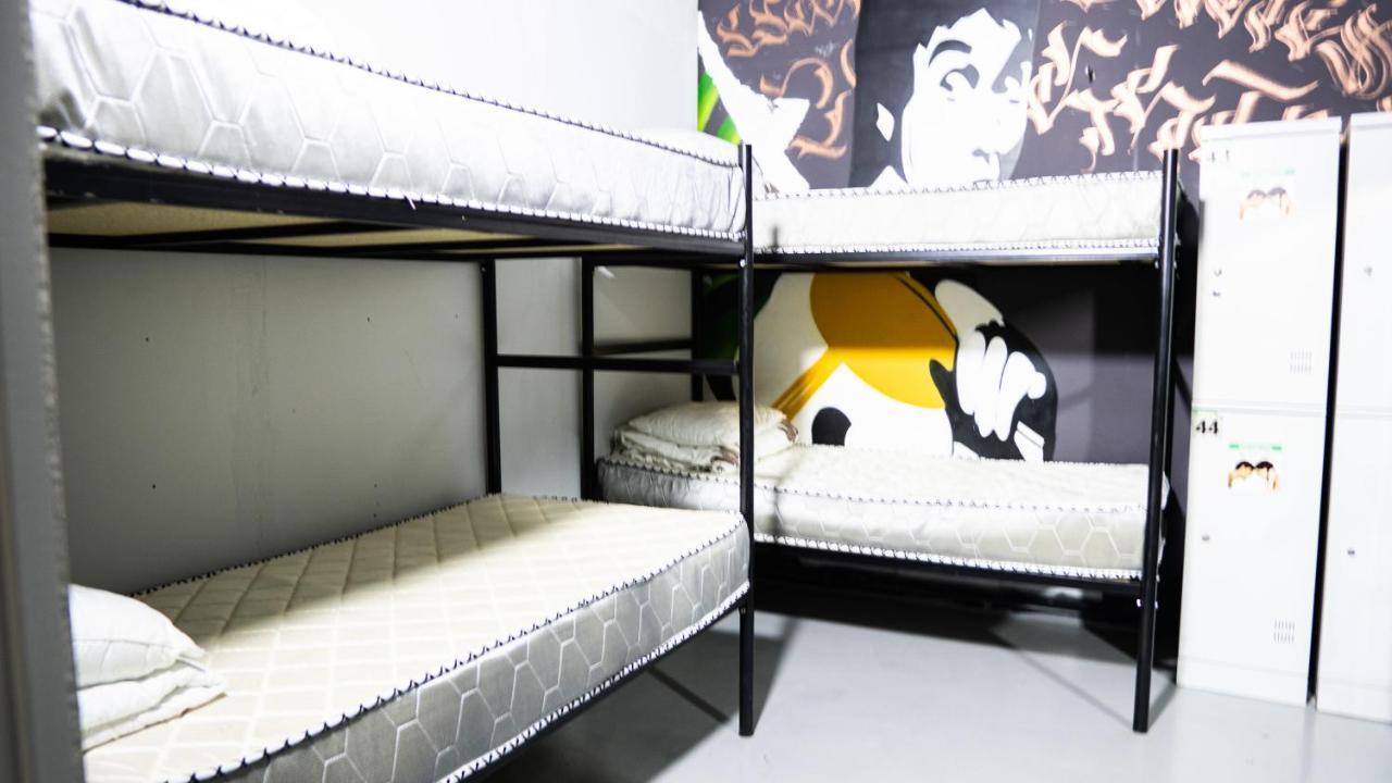Fox Hostel Almaty Ngoại thất bức ảnh