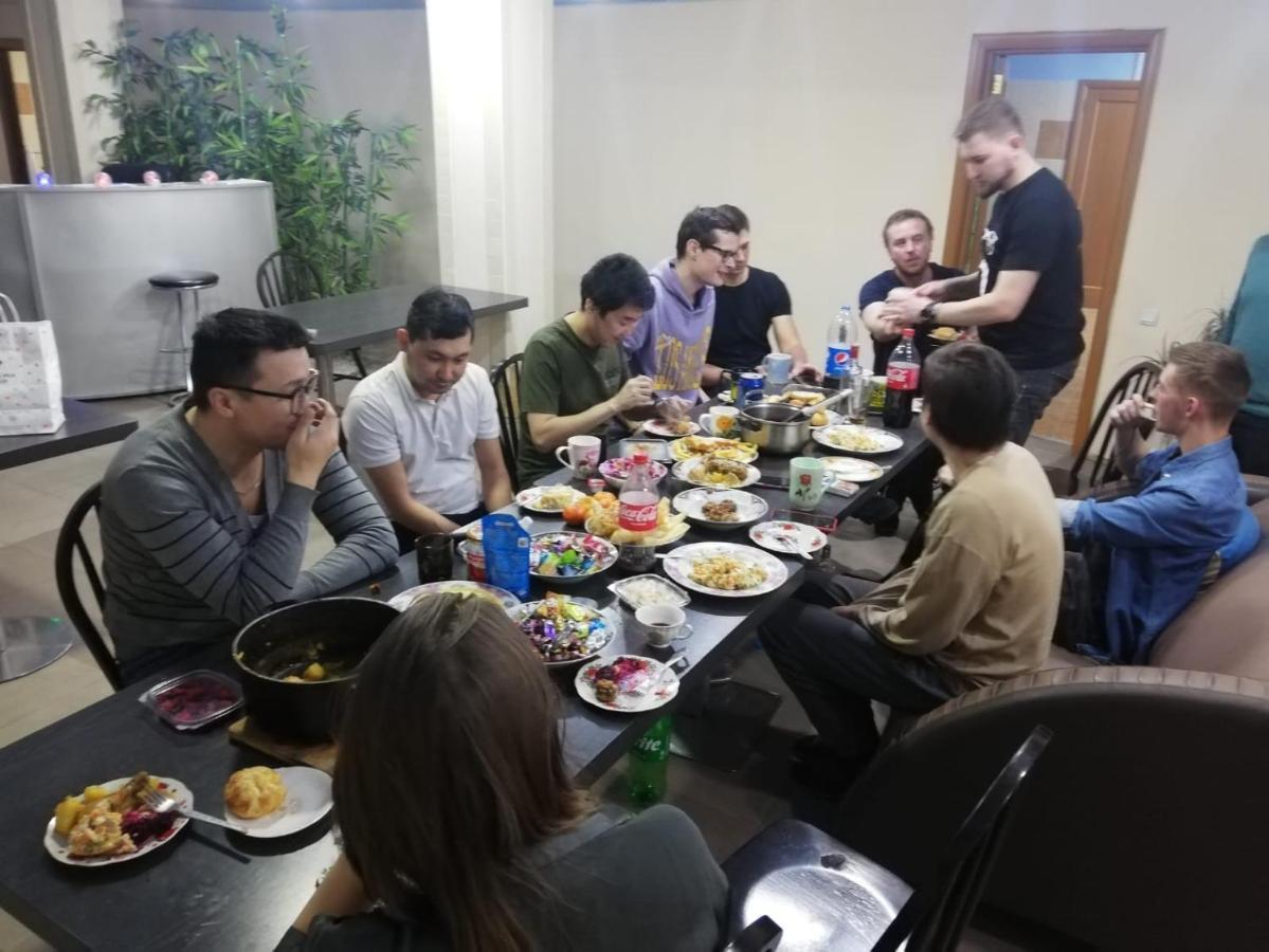 Fox Hostel Almaty Ngoại thất bức ảnh